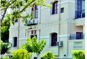 Gurgaon, Noida lead demand in premium projects