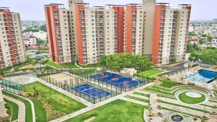 Mahindra Aura Phase 4