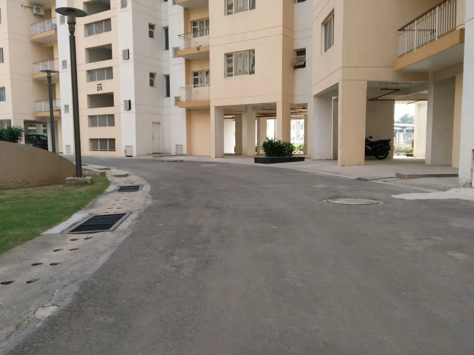 Orris Aster Court