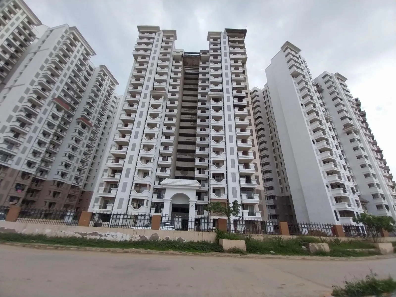Ramprastha The Edge Towers