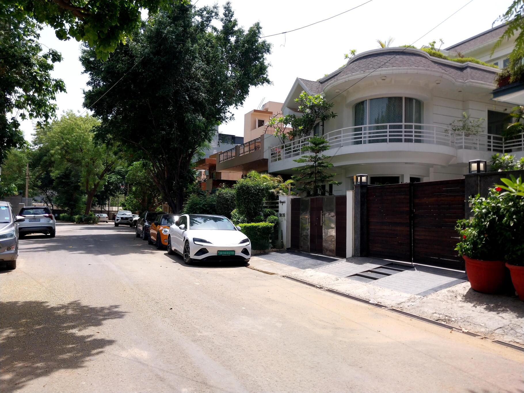 DLF Phase 4 Luxury Builder Floors