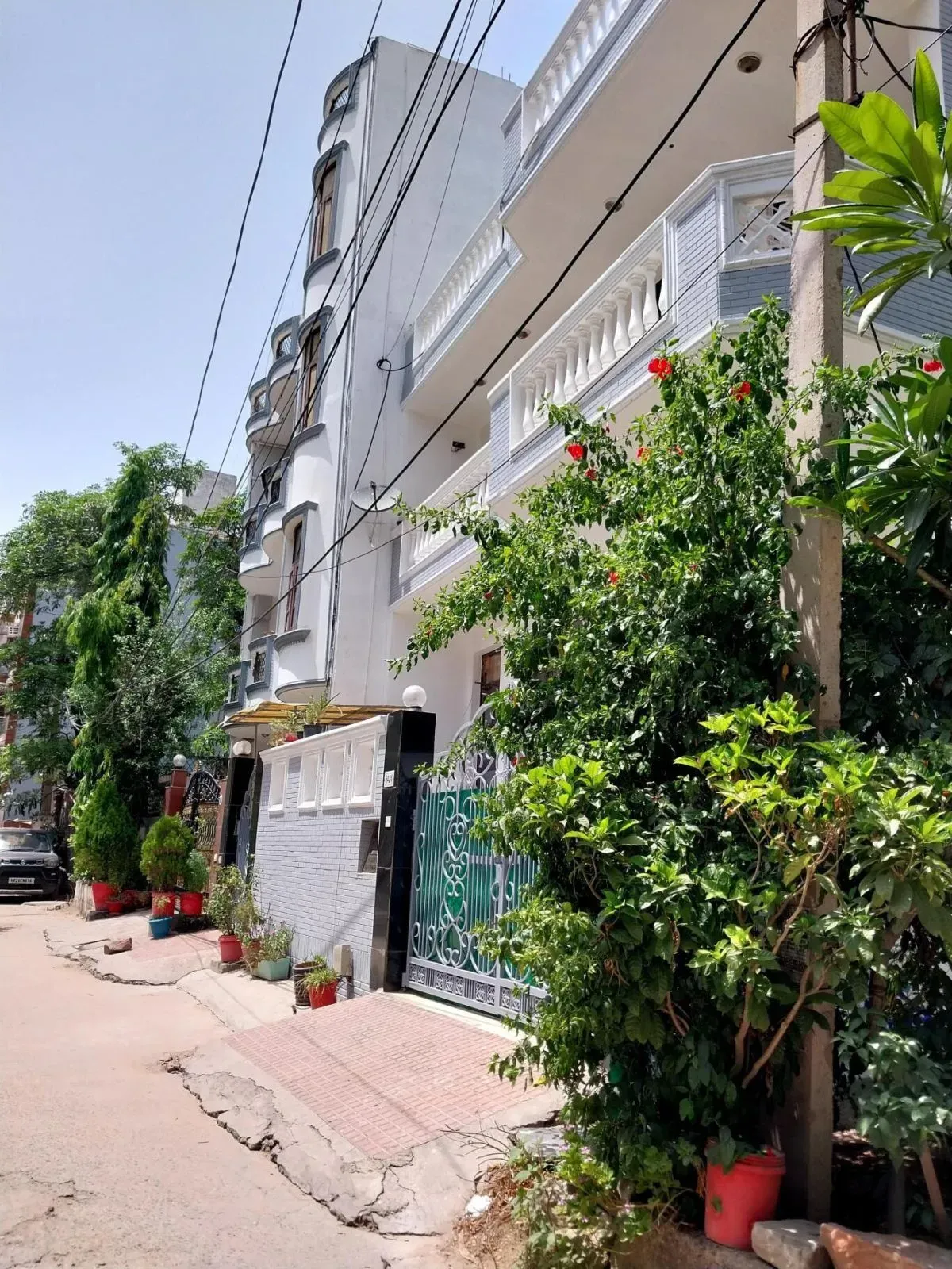 DLF Phase 4 Luxury Builder Floors