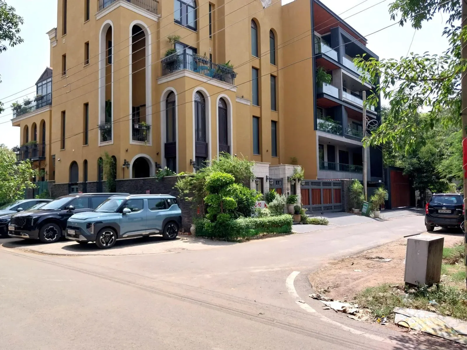 DLF Phase 1 Ultra Luxury Builder Floors