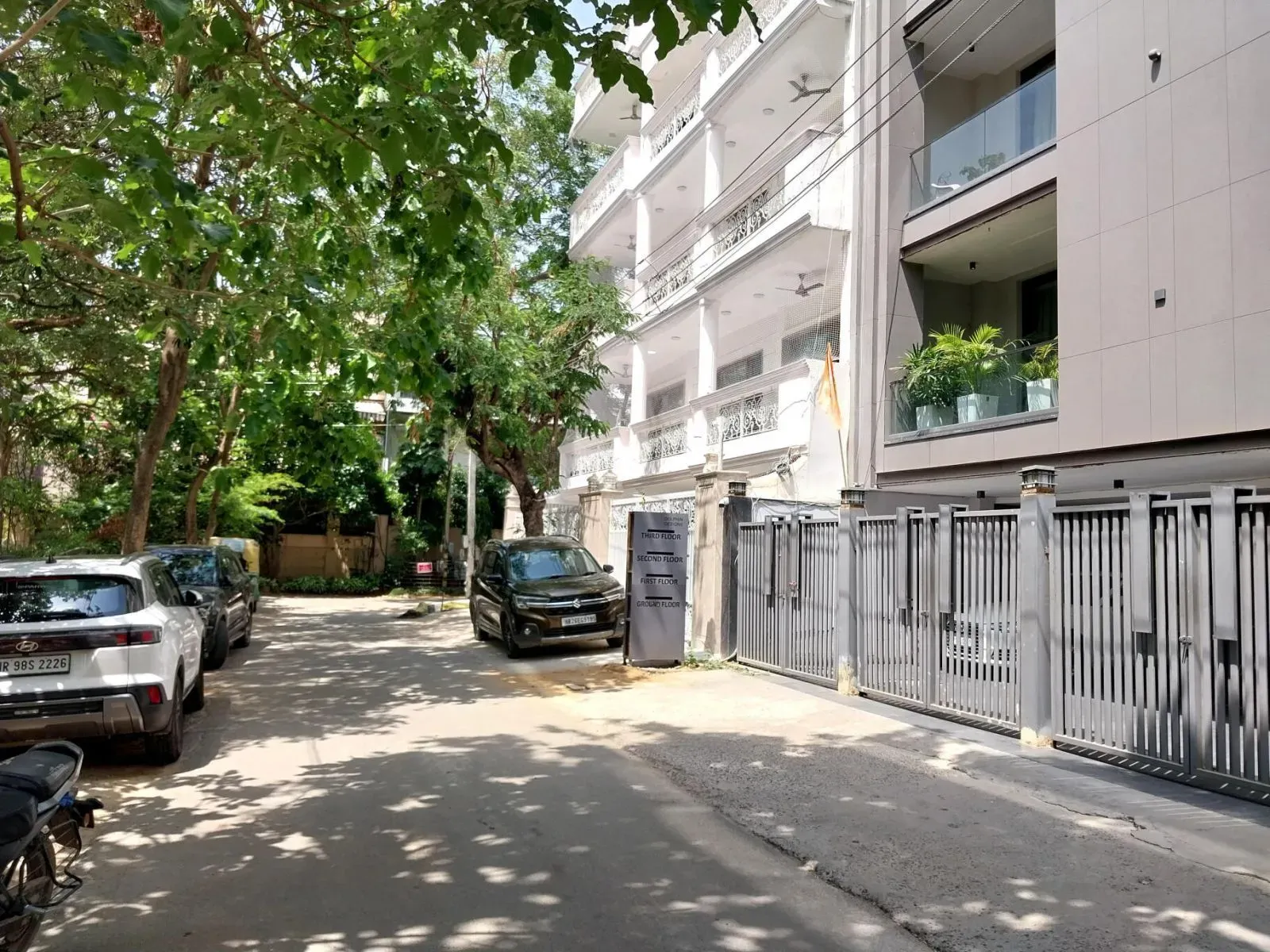 DLF Phase 1 Ultra Luxury Builder Floors