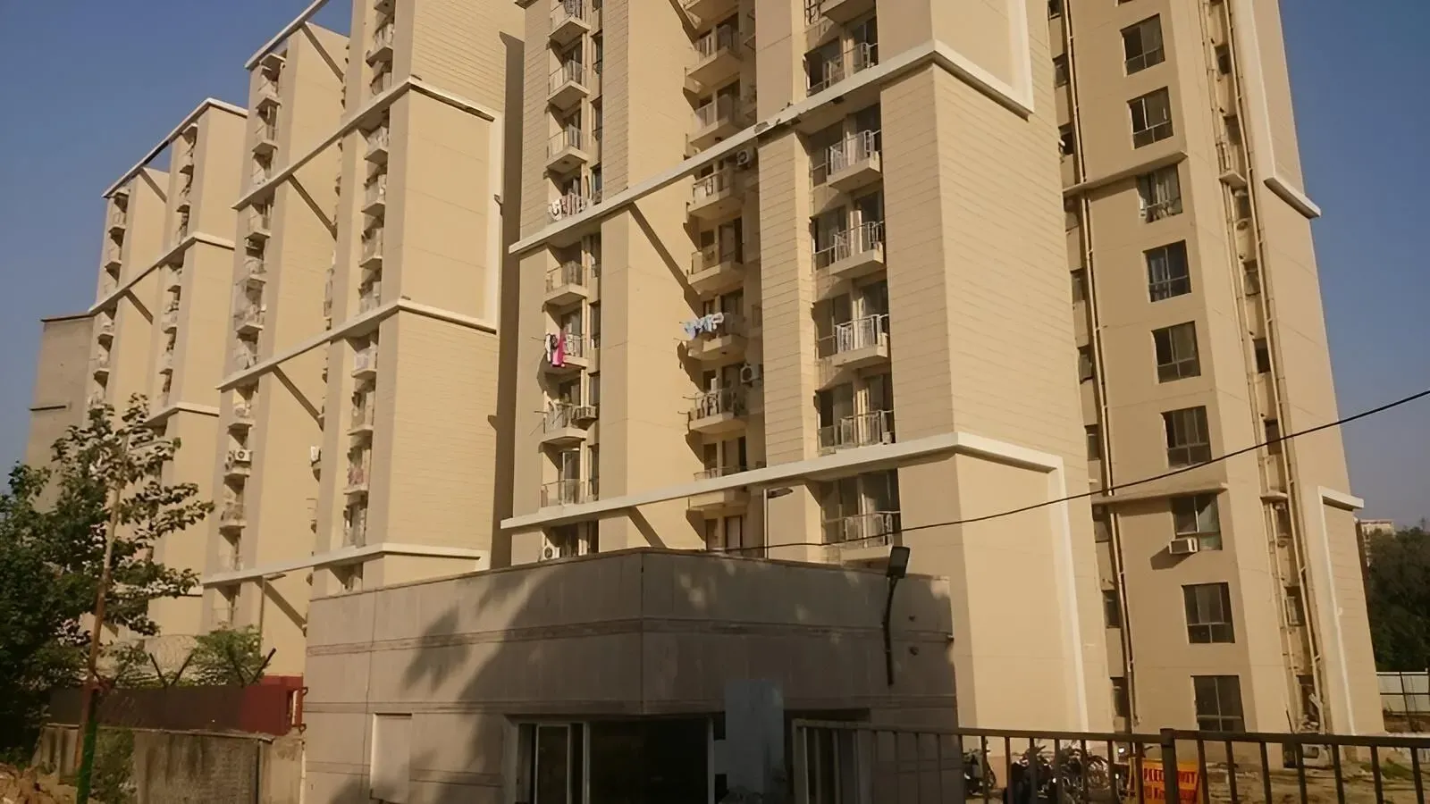 Unitech Uniworld Gardens 2