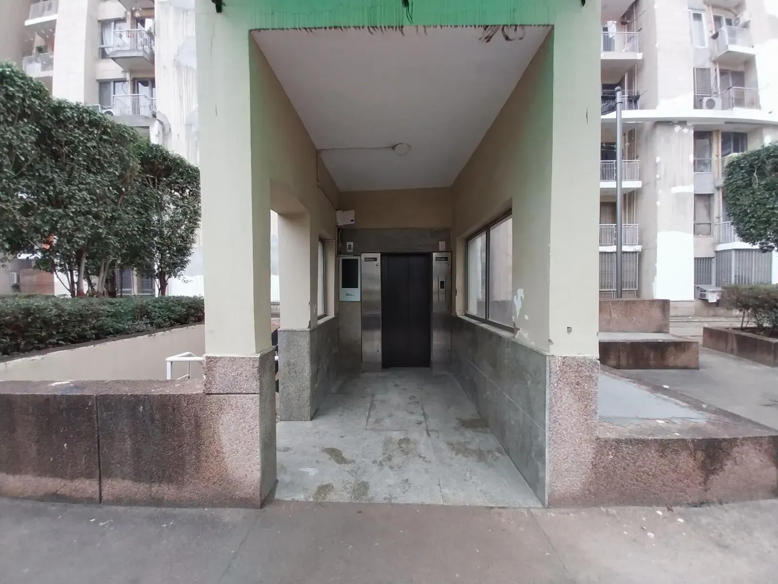 Unitech Uniworld Gardens 2