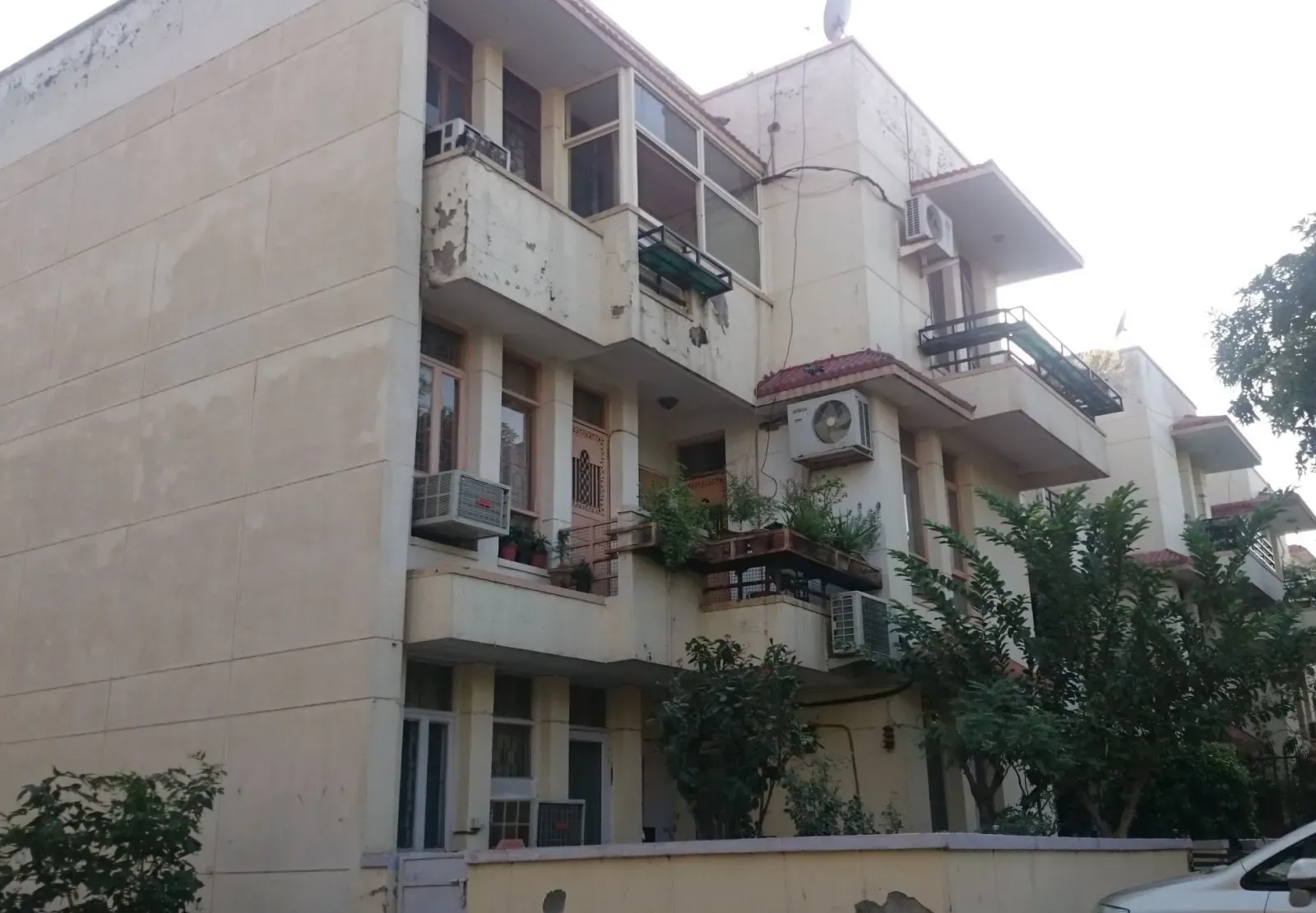 Unitech South City 2
