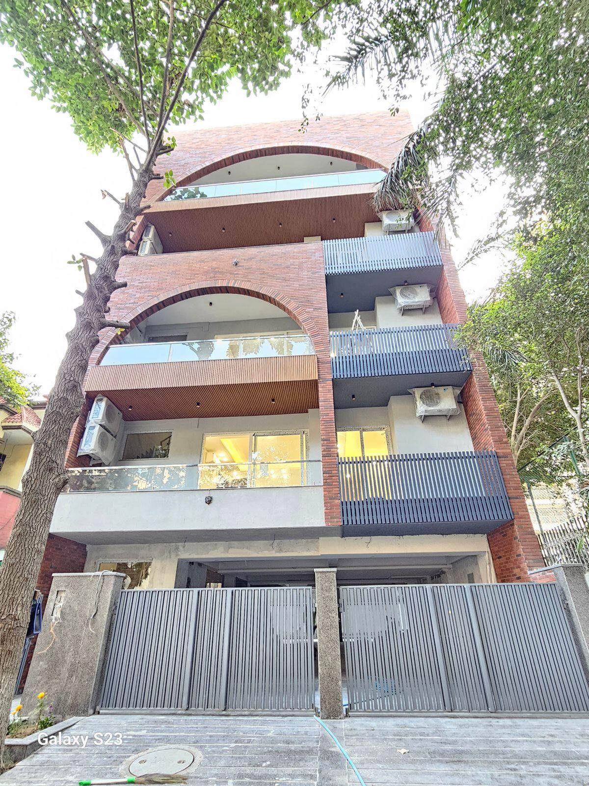 Paramount Ultra Luxury Floors 2