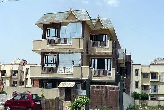 Paramount Ultra Luxury Floors 2