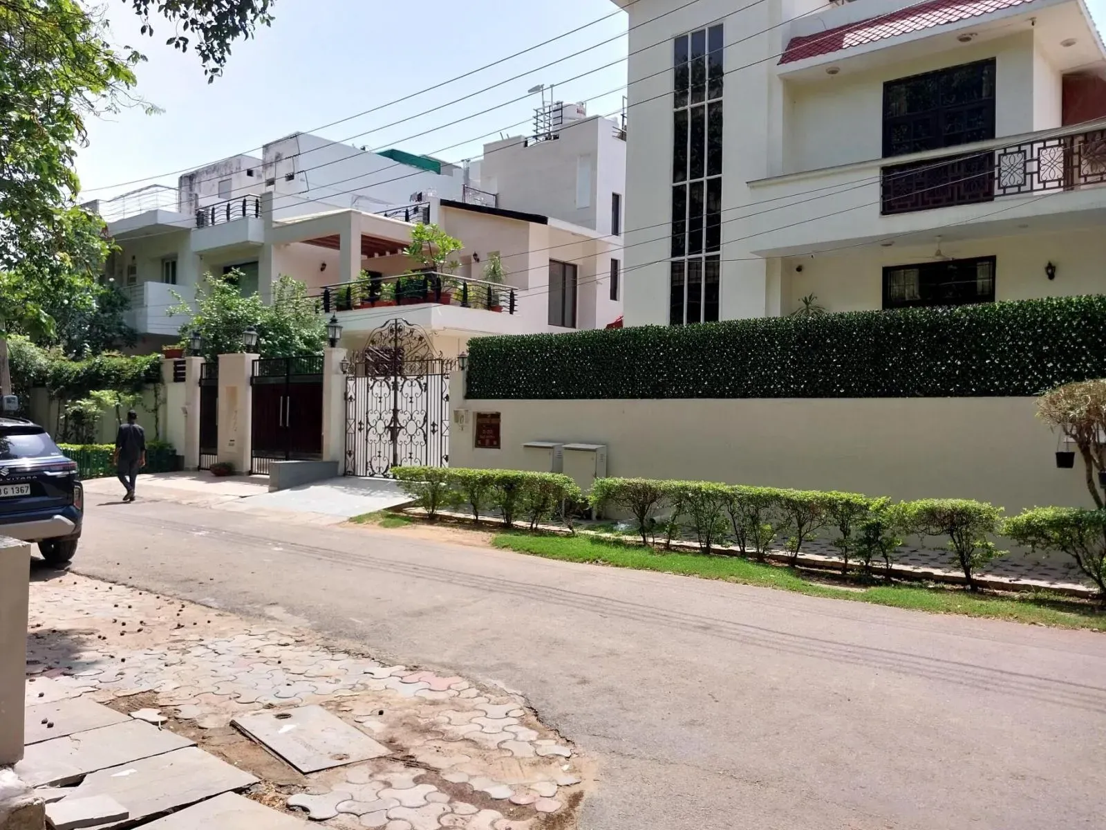 Independent Floors at DLF City Phase 1 and 3