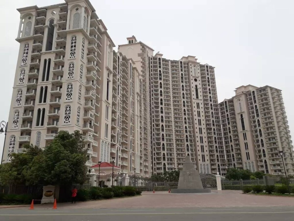 DLF Regal Towers