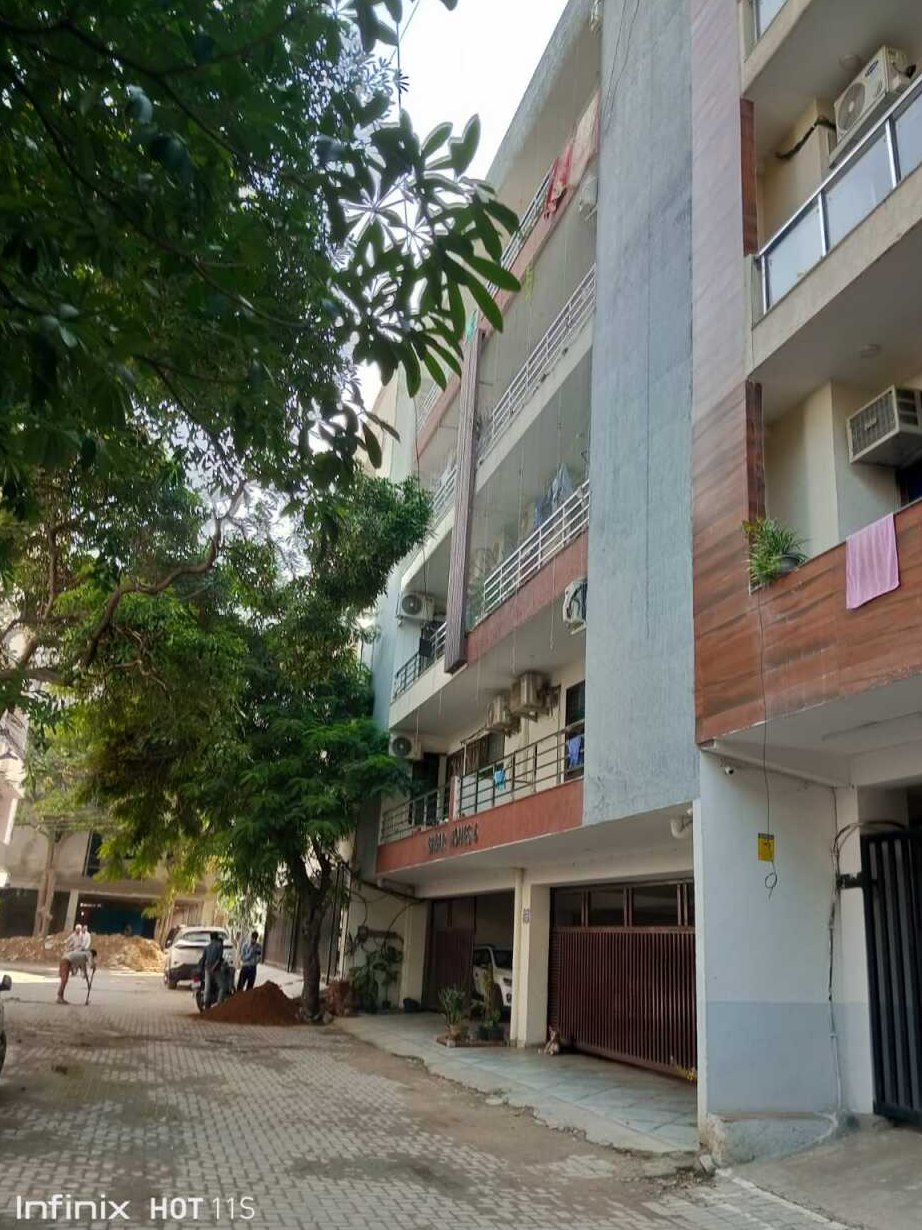 Surendra Lebernum Floor